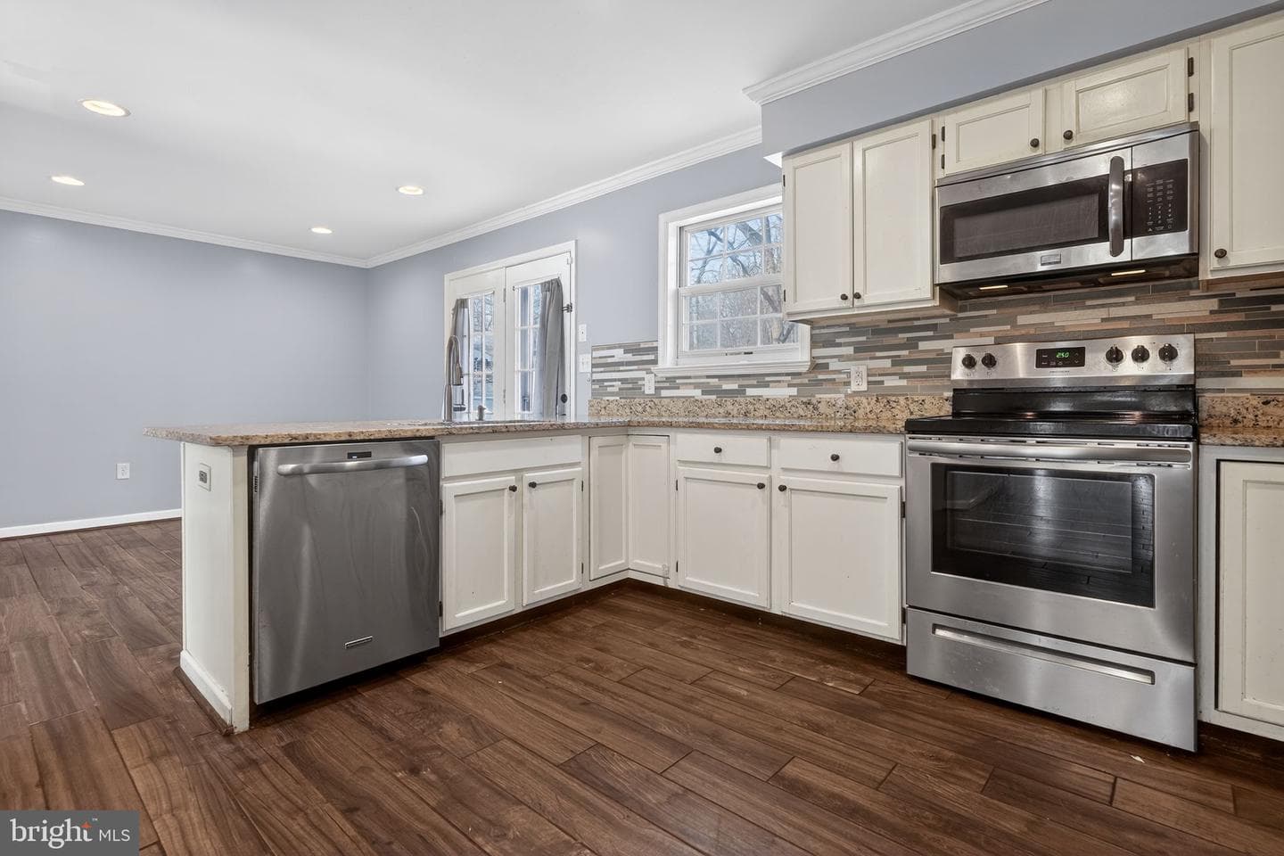 481 Saddle Court photo 10