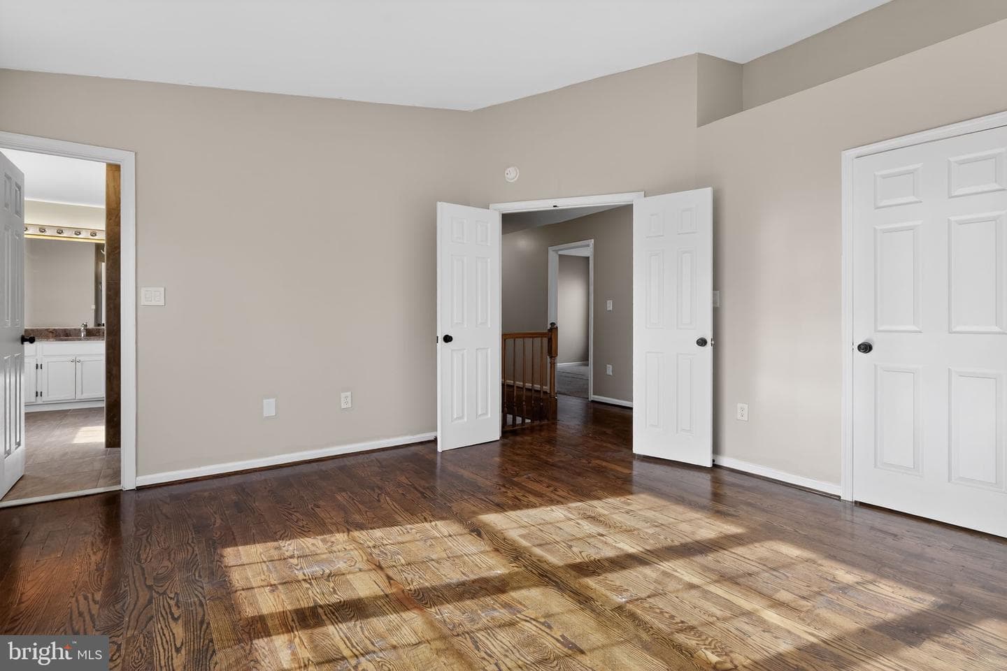 481 Saddle Court photo 25