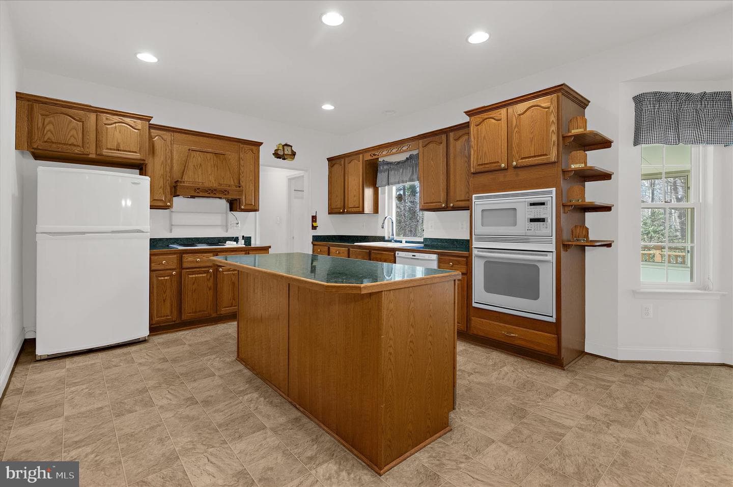 615 Patuxent Reach Drive photo 24