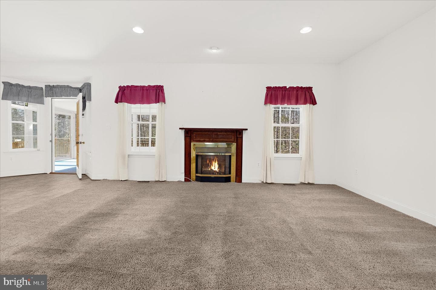 615 Patuxent Reach Drive photo 32