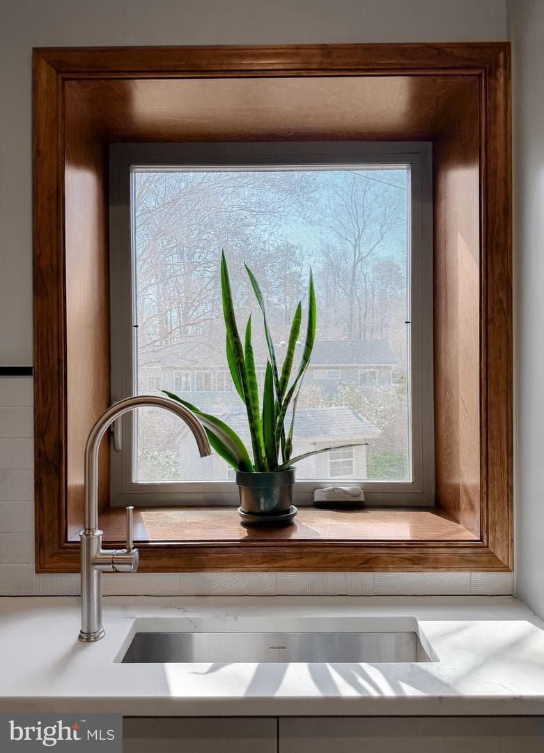 1586 Laurel Road photo 12
