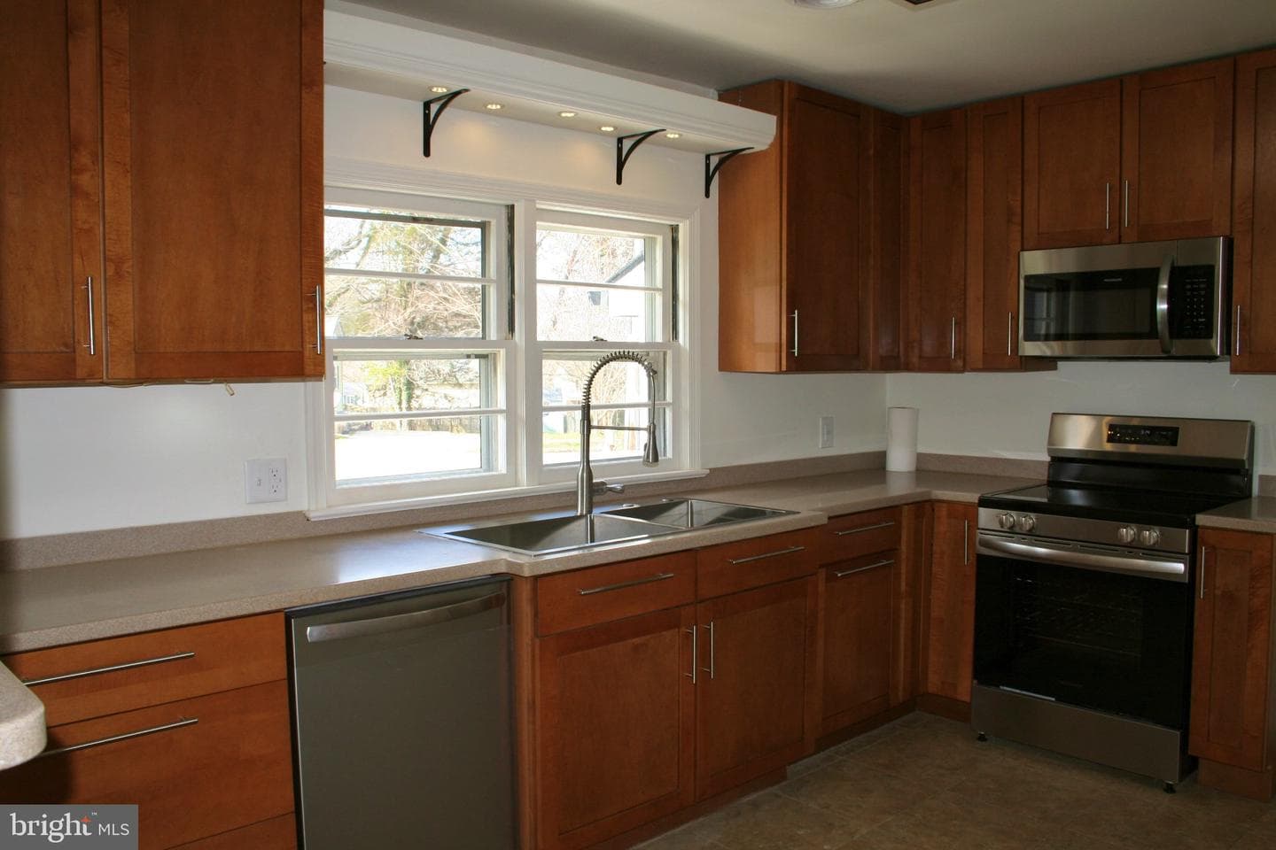 105 Calvert Towne Road photo 7
