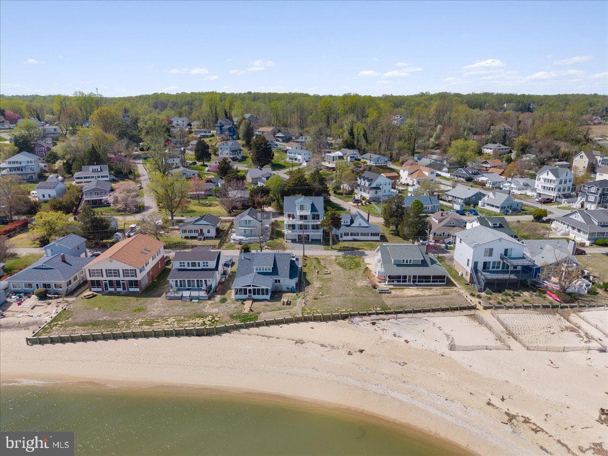2818 Beach Drive photo 73