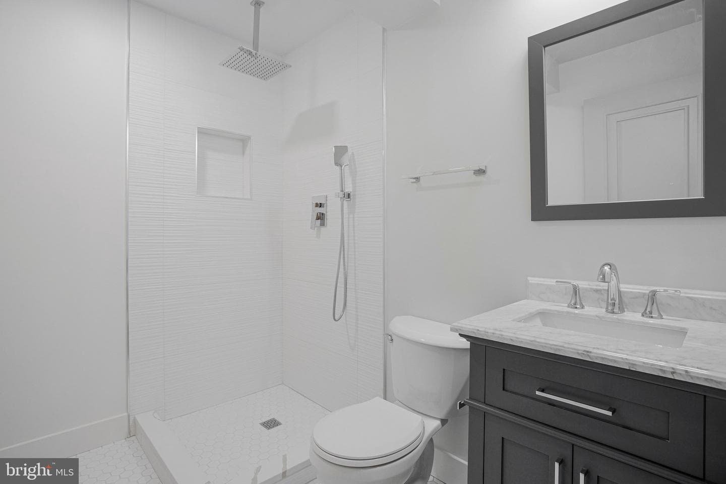 490 W Mount Harmony Road photo 16