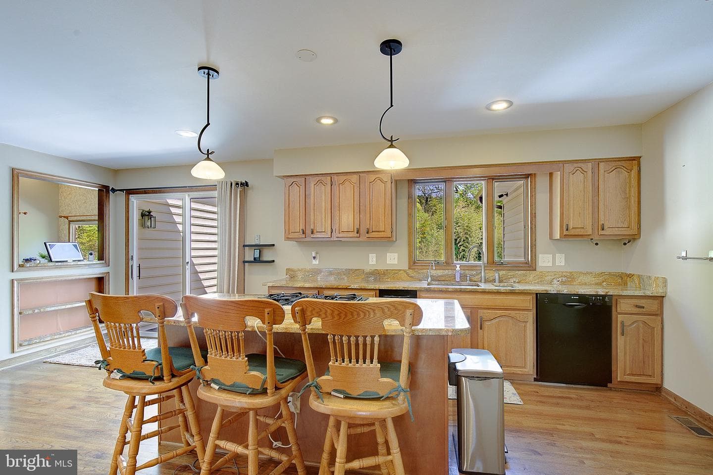 1050 Fowler Road photo 7