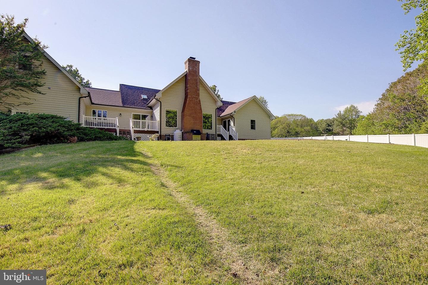 1050 Fowler Road photo 96
