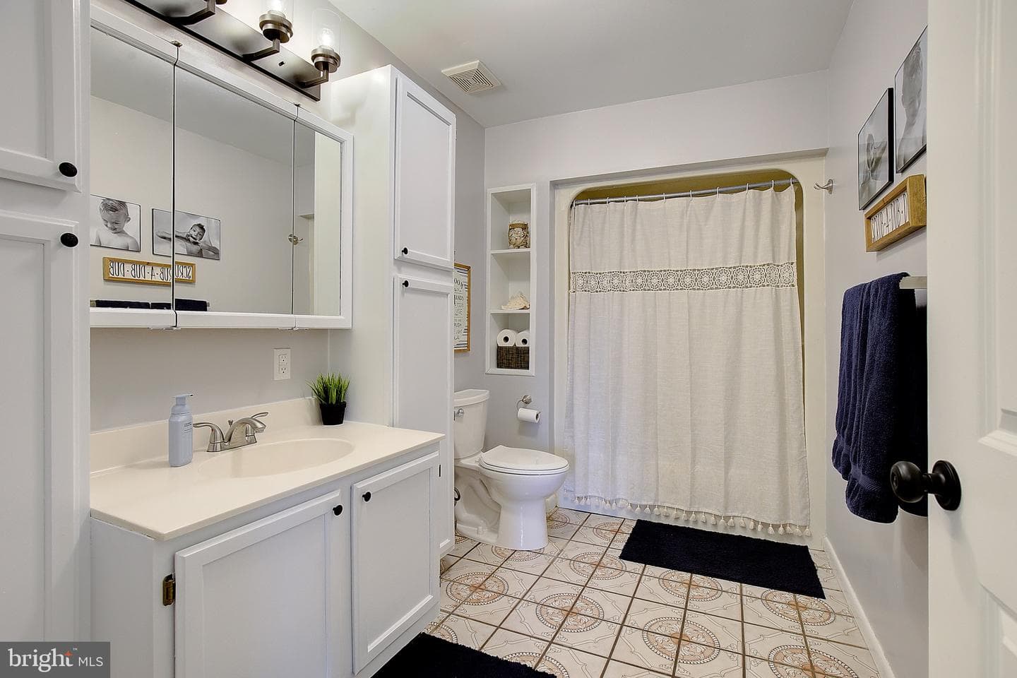 2819 Glasgow Way photo 16