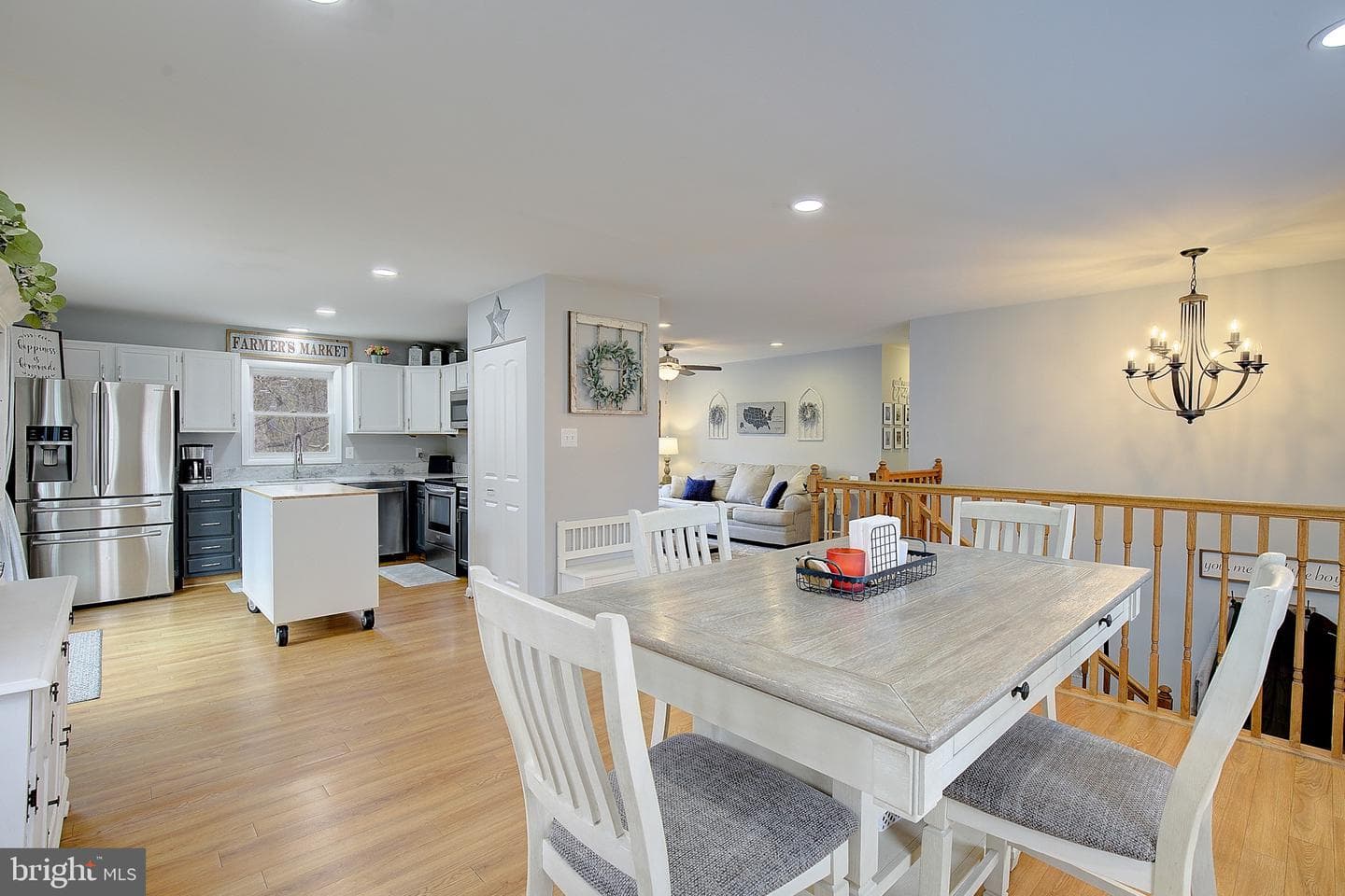 2819 Glasgow Way photo 9