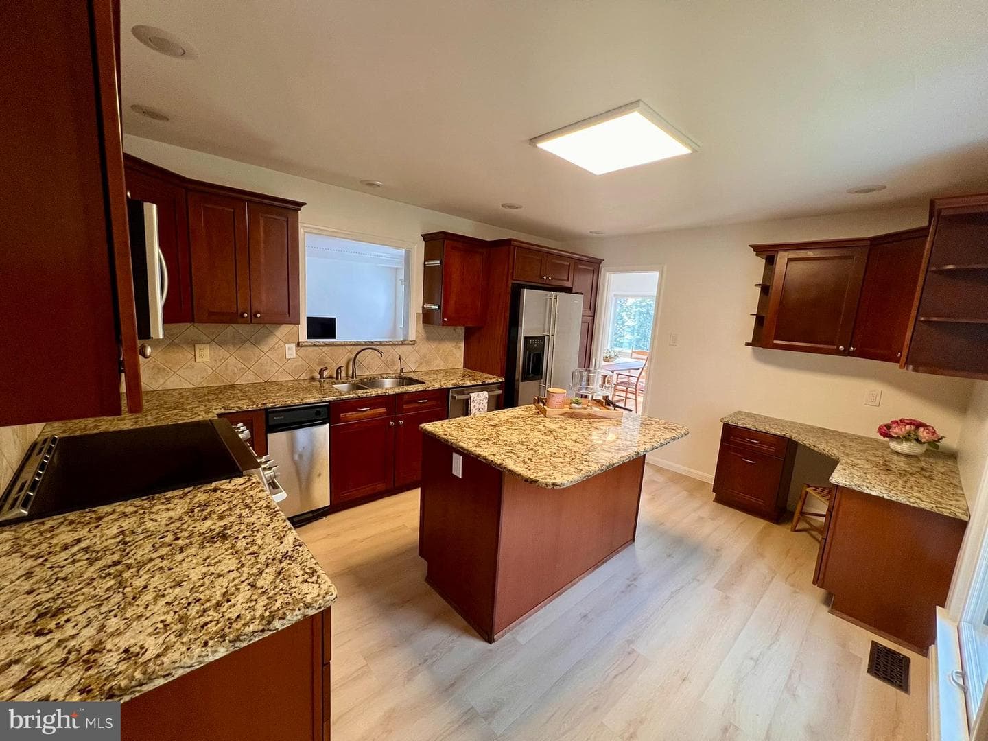 8200 Frances Lane photo 22