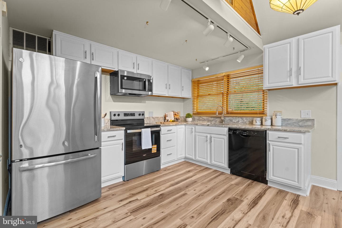 11492 Rawhide Rd photo 18