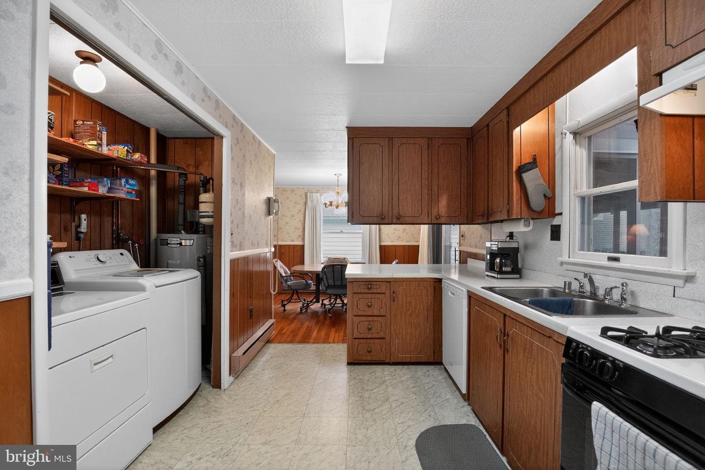 6070 Hill Road photo 12