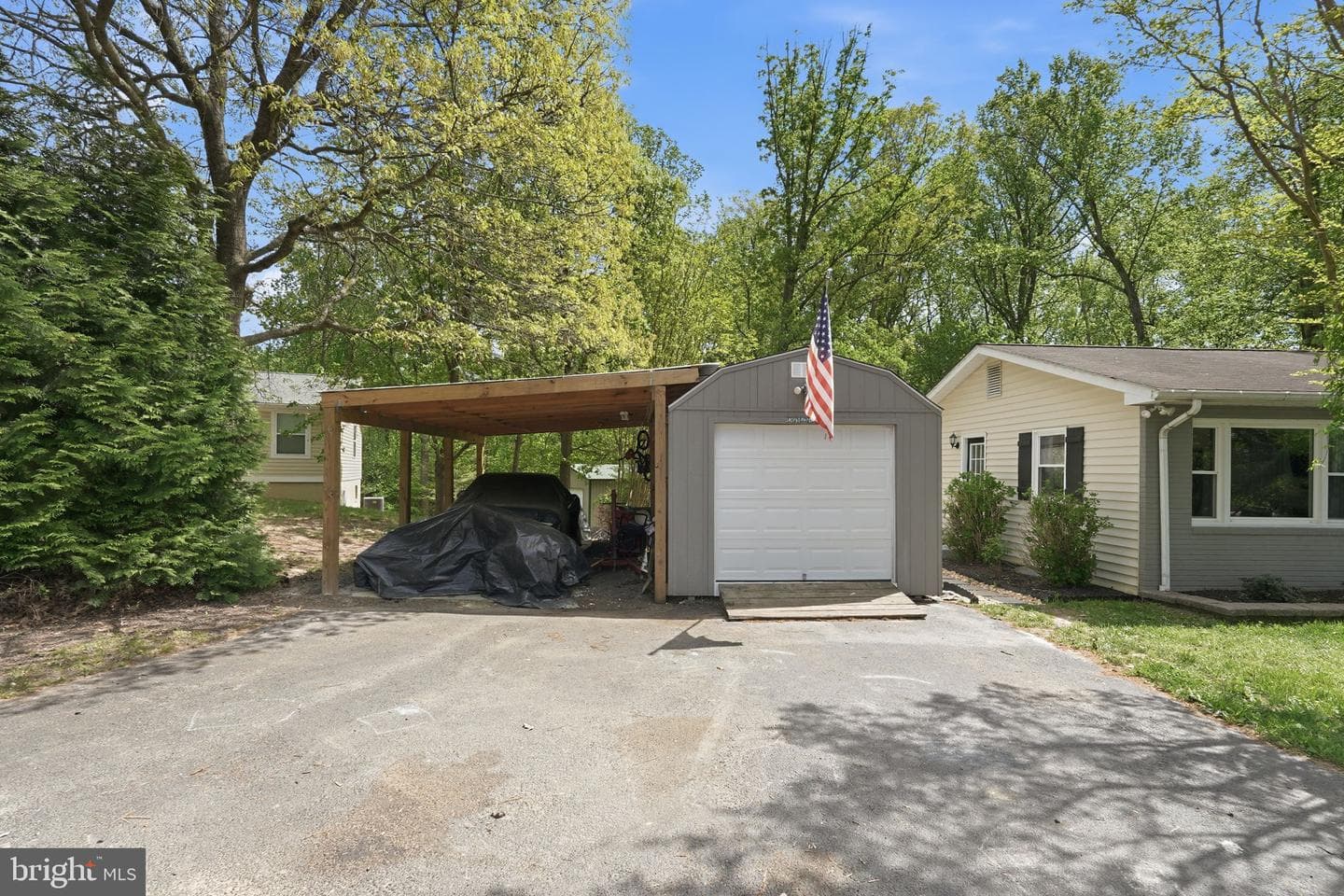 5038 Harvard Street photo 3