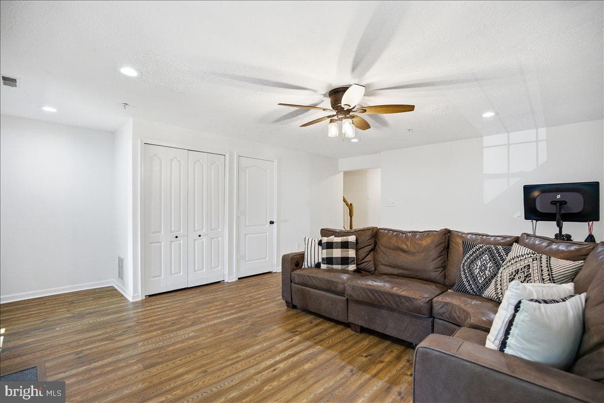 8153 Woodland Lane photo 21