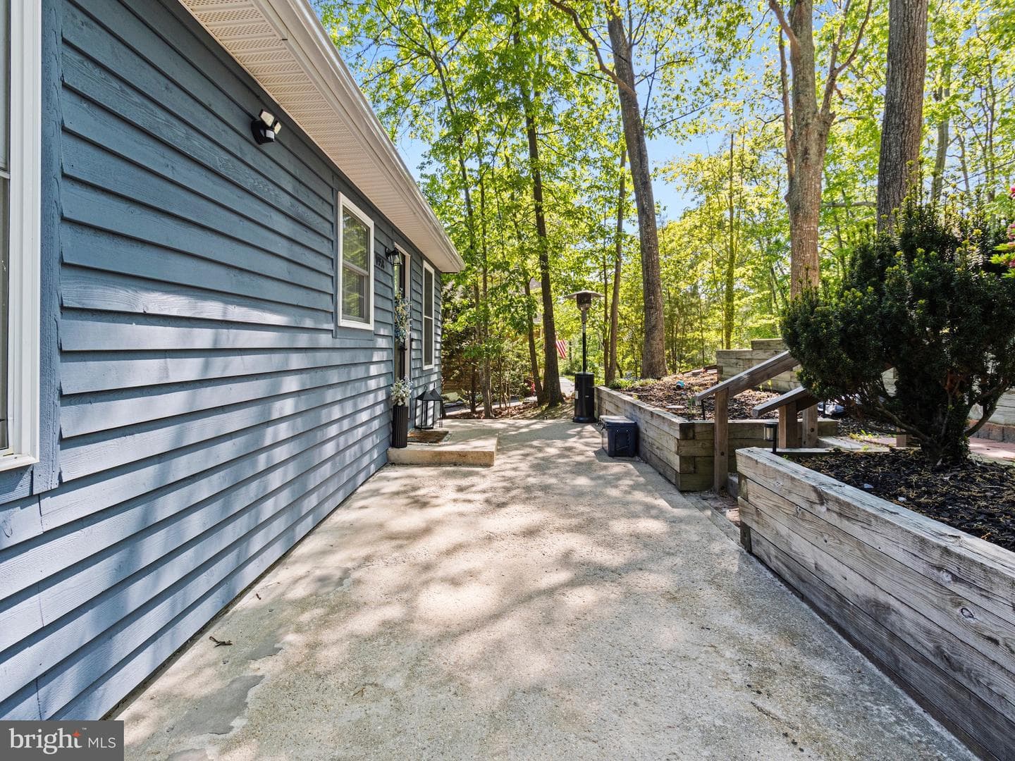 11958 Hemlock Road photo 2