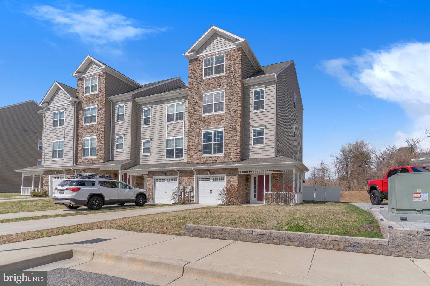 63 Clydesdale Lane photo 2