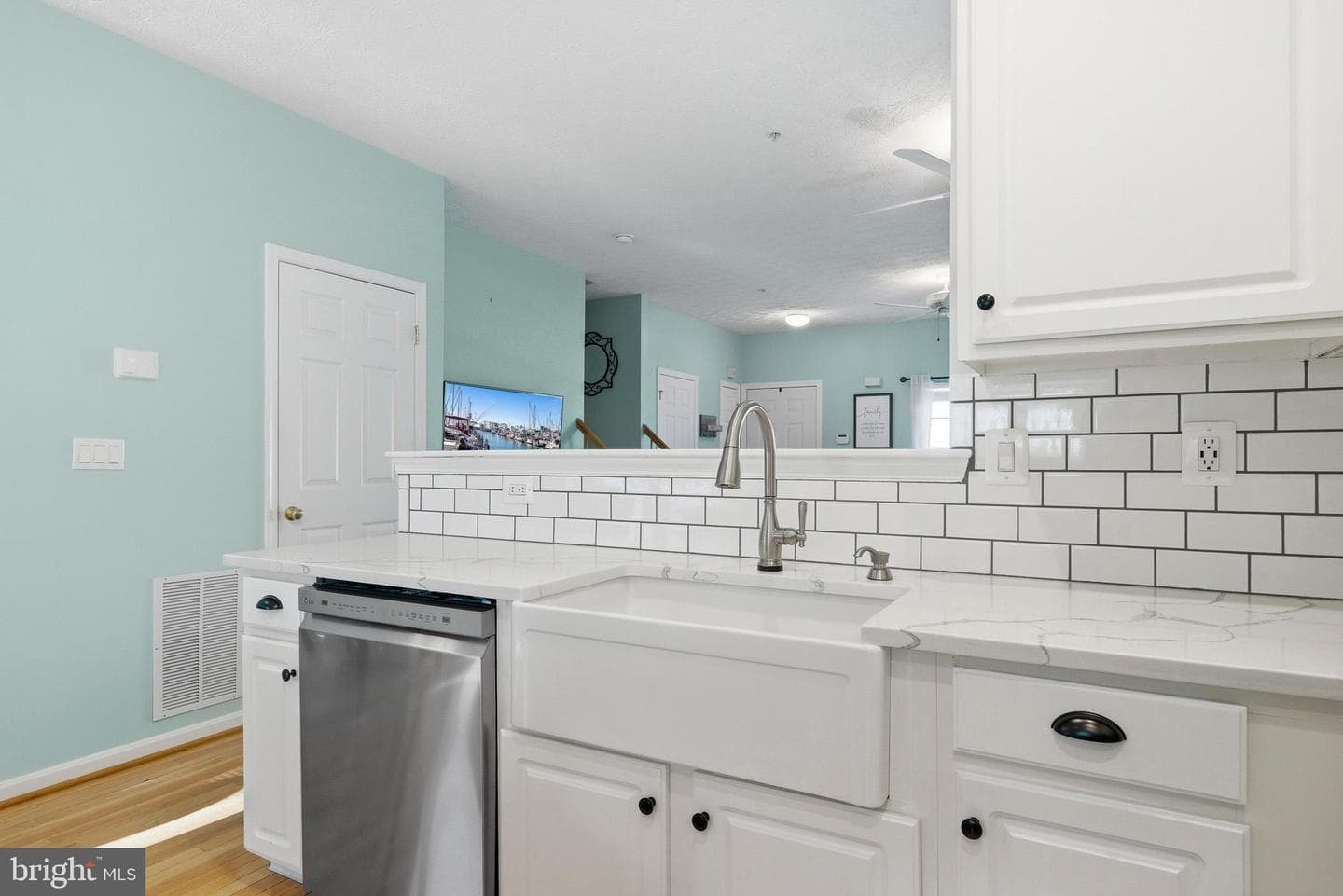3392 Silverton Lane photo 13