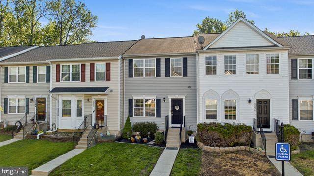 3392 Silverton Lane photo 2