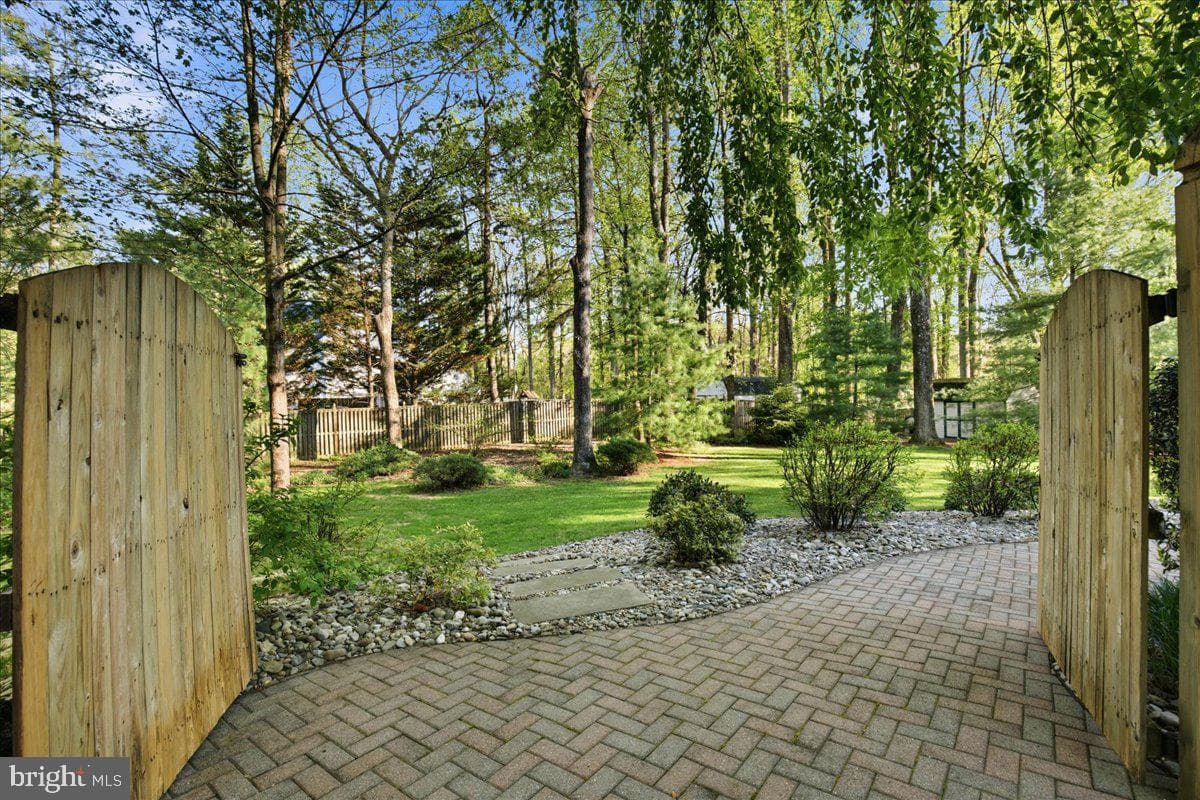 3285 Channel Court photo 118