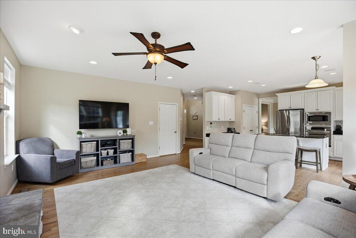 115 Thoroughbred Drive photo 23