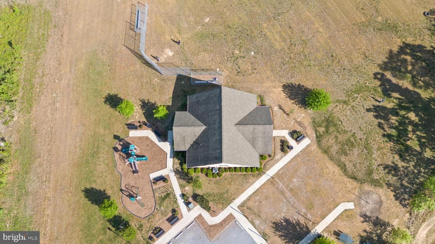 115 Thoroughbred Drive photo 51