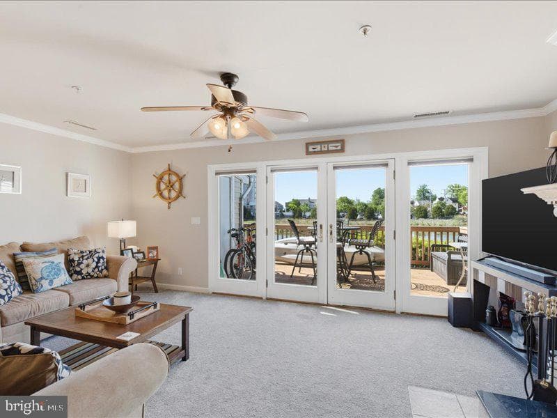 4013 Seagate Square photo 8
