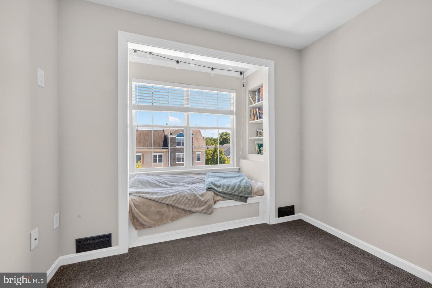 121 Polo Way photo 34