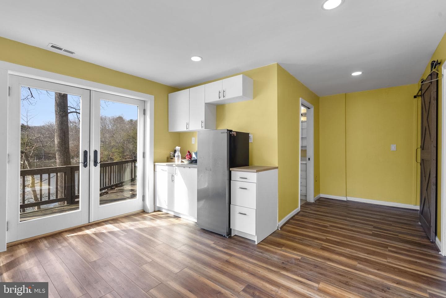 278 Valerie Lane photo 17