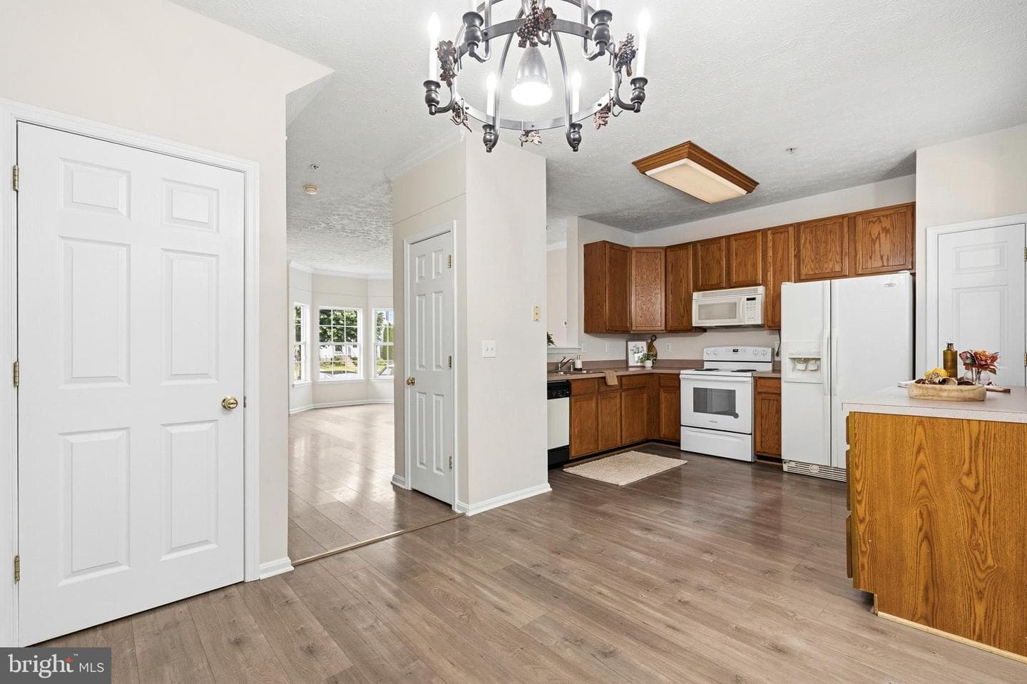 3332 Silverton Lane photo 8