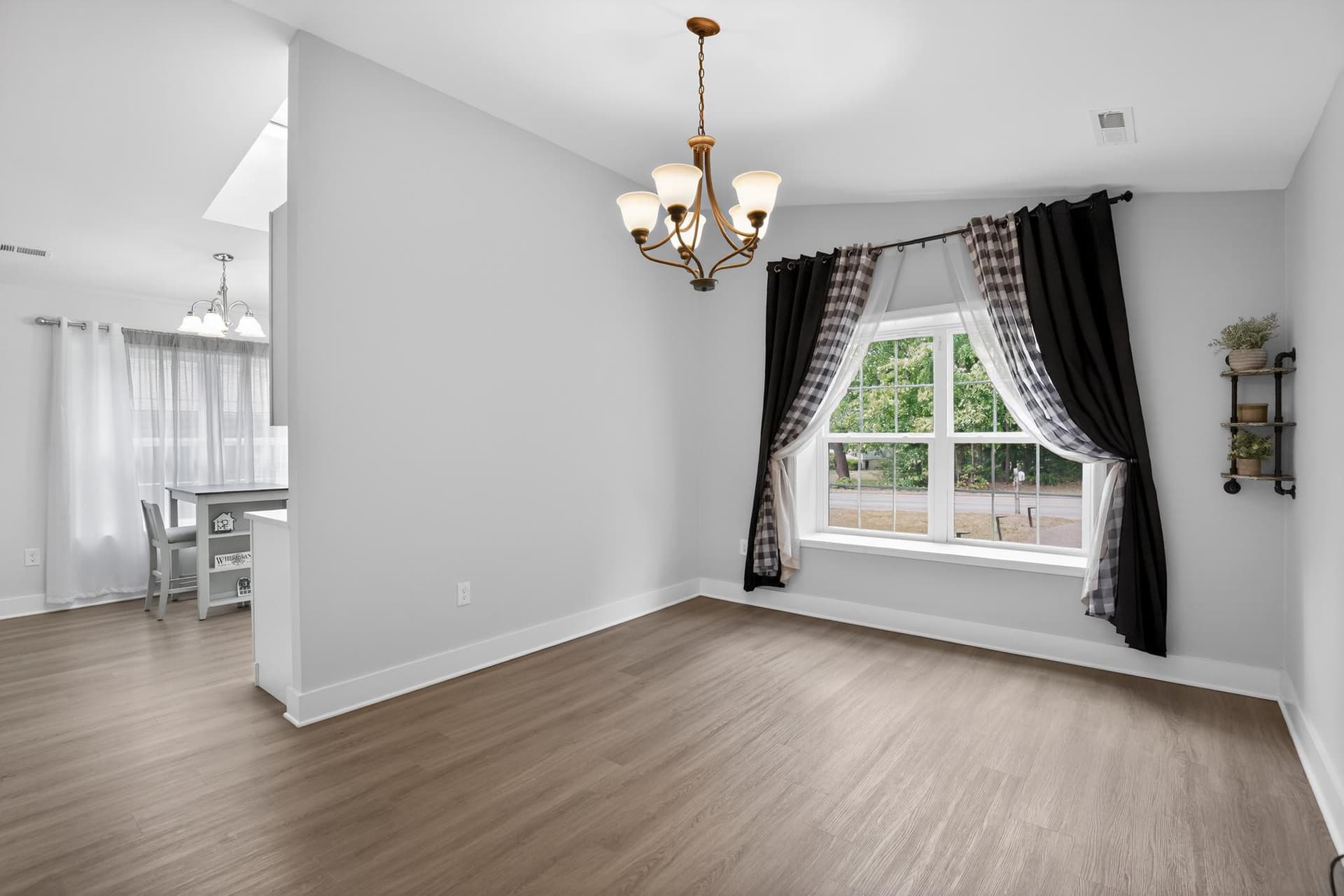 738 White Sands Drive, Lusby