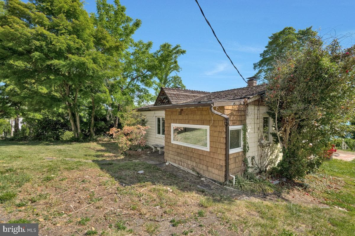3713 & 3711 Bayview Drive photo 46