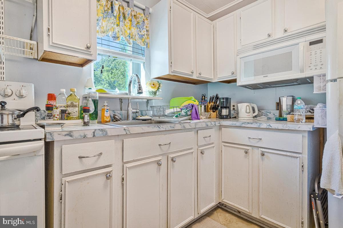 3713 & 3711 Bayview Drive photo 62