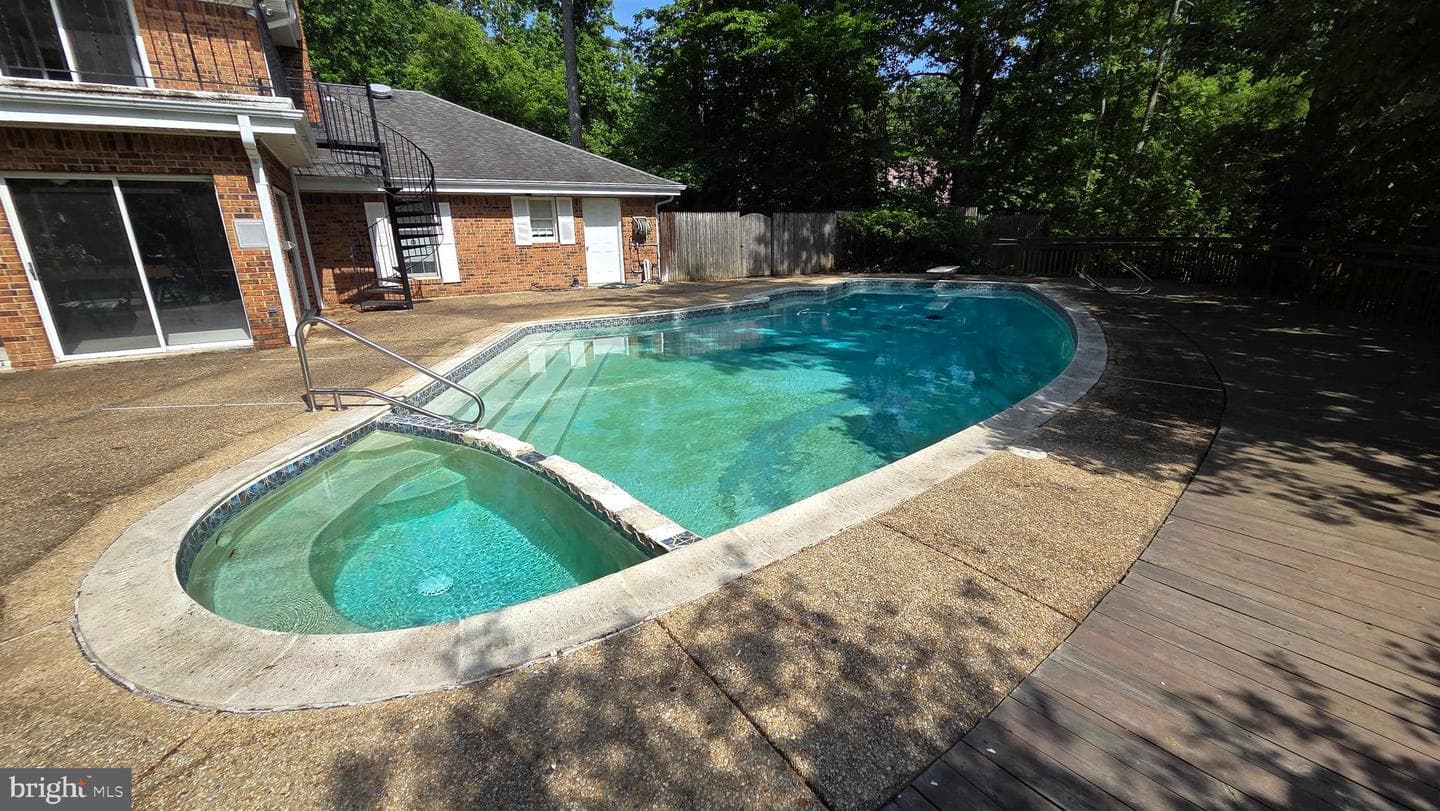 3901 Lakeside Ct, Dunkirk