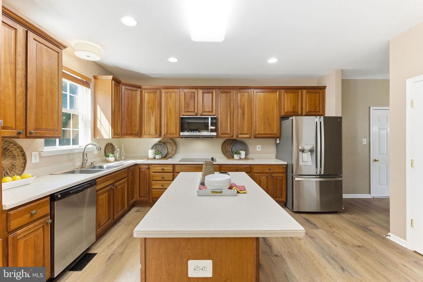 1824 Oriole Way photo 17