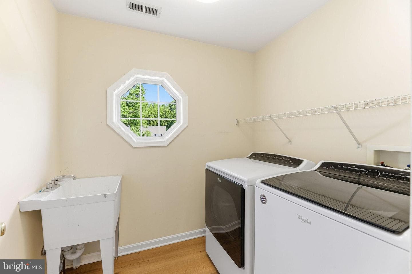 1824 Oriole Way photo 56