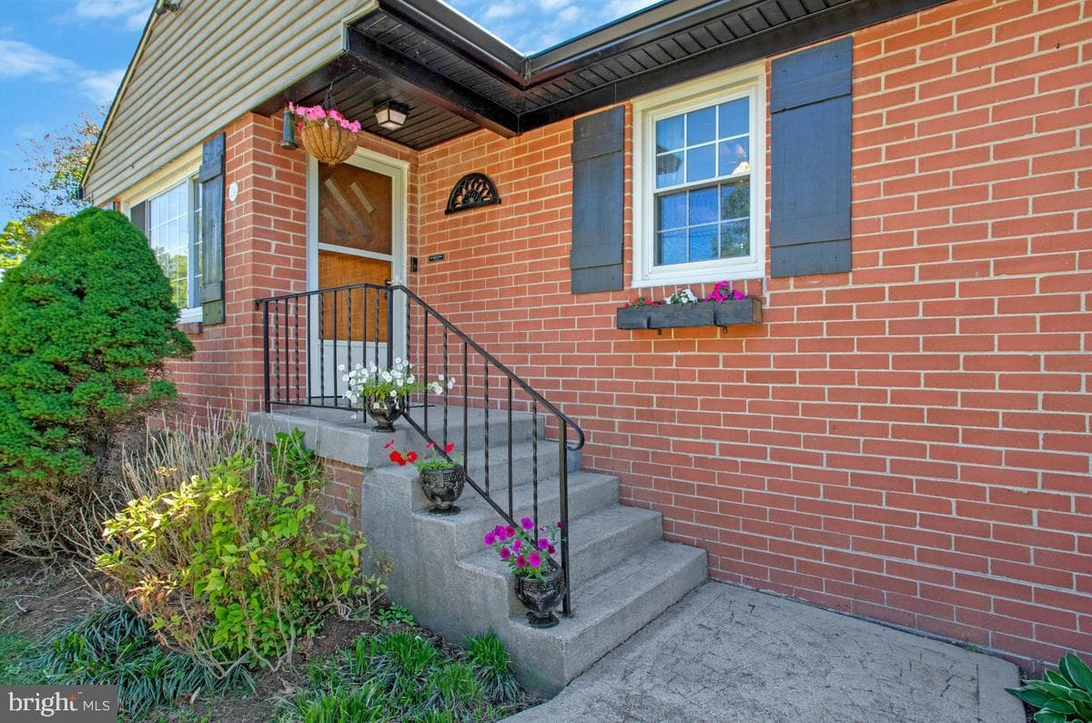 24 Robshire Manor Road photo 5