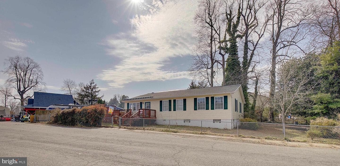 8328 D Street photo 2