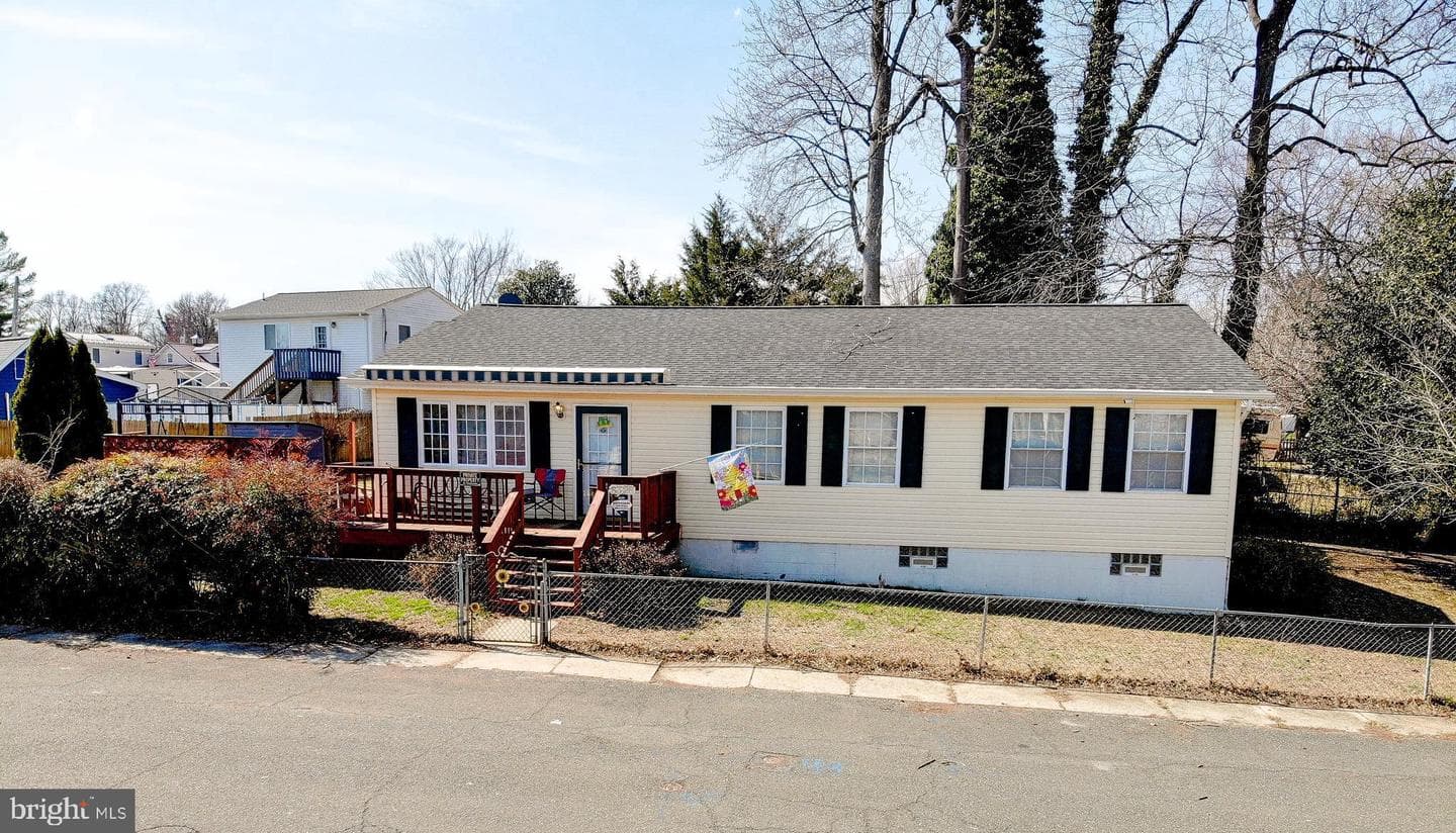 8328 D Street photo 32