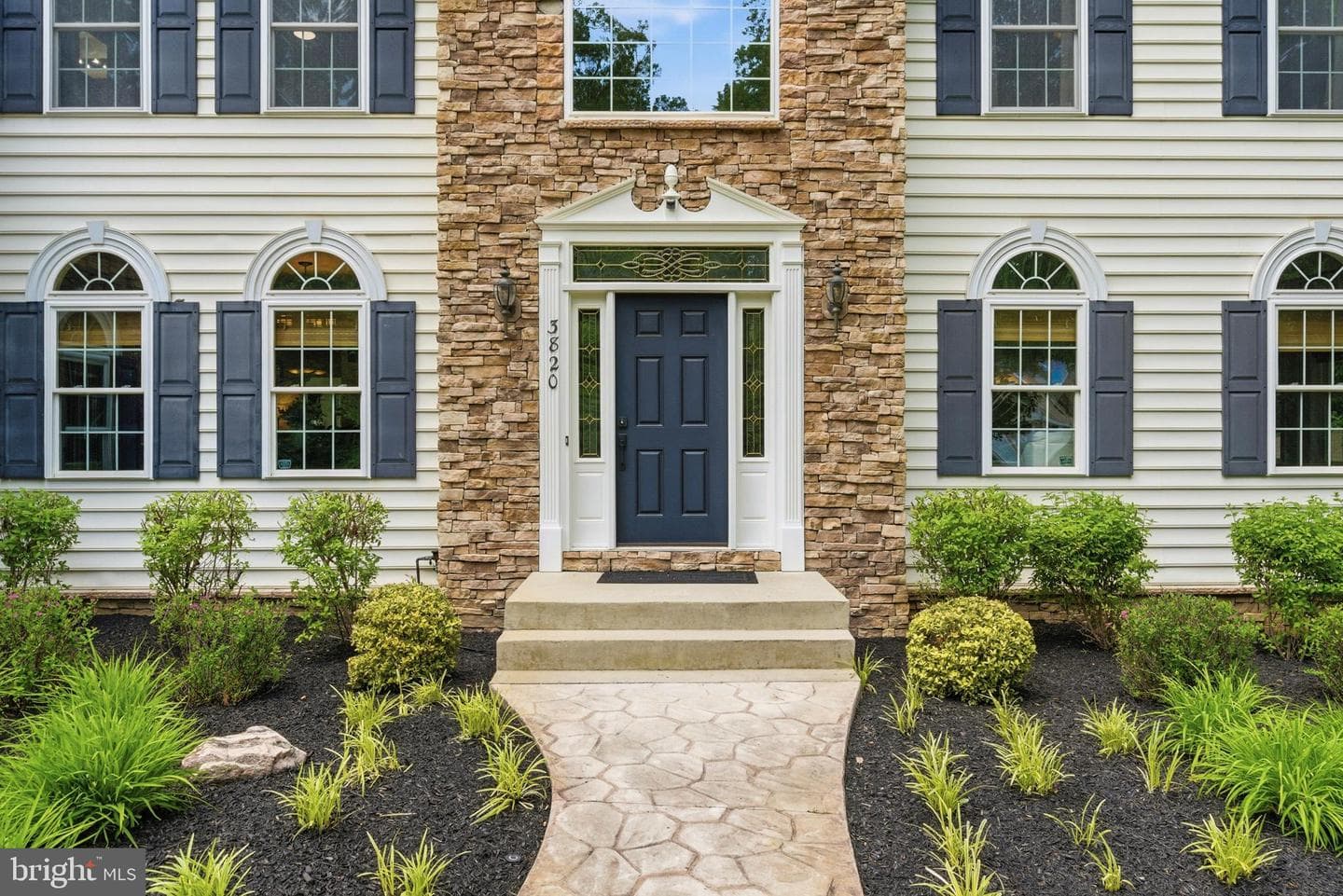 3820 Leafcrest Court photo 4