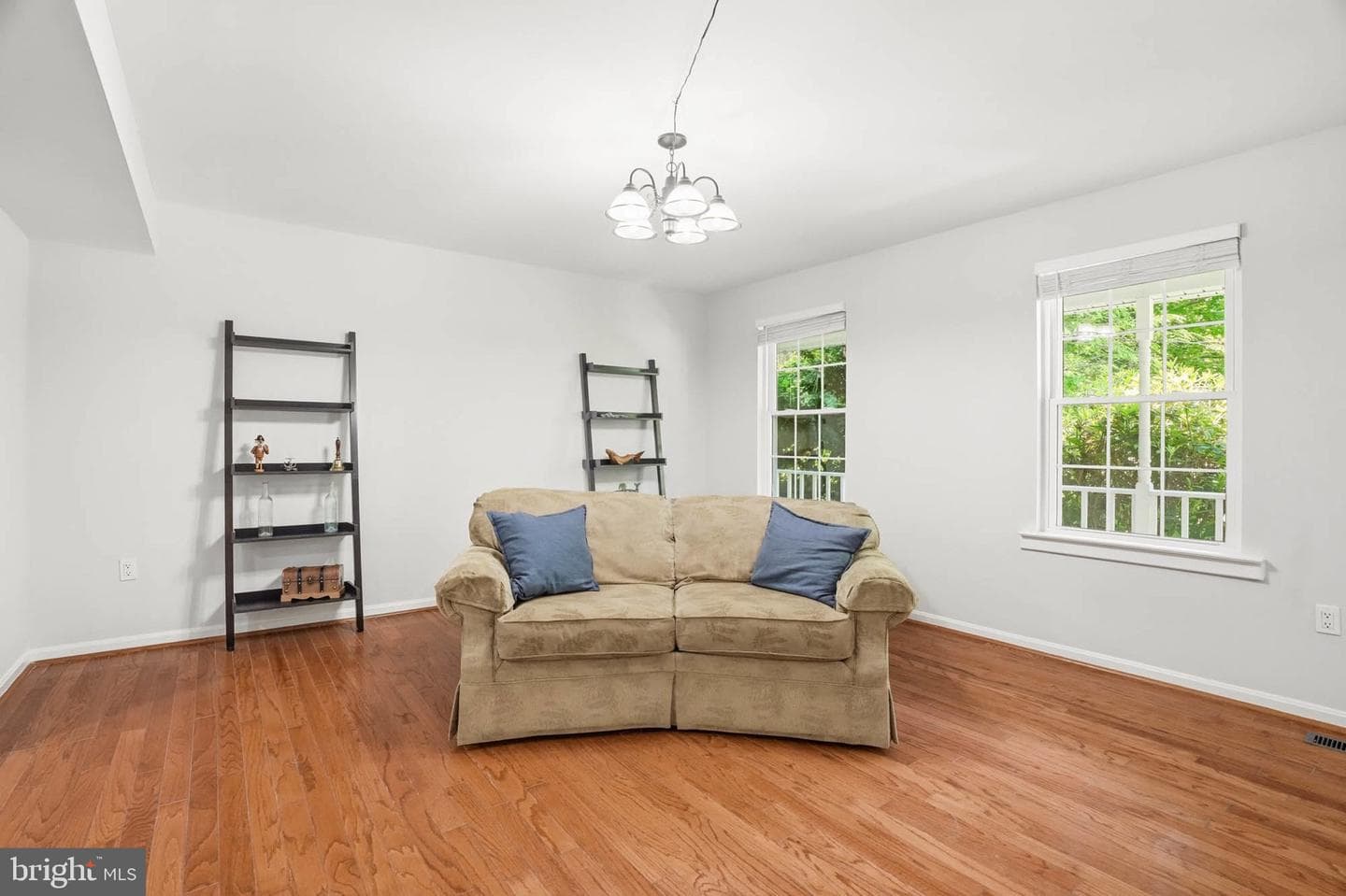 9021 Tonyas Terrace photo 12