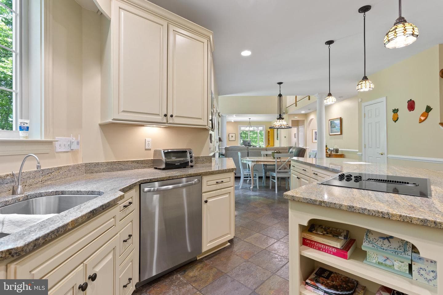 9350 Baker Street photo 18