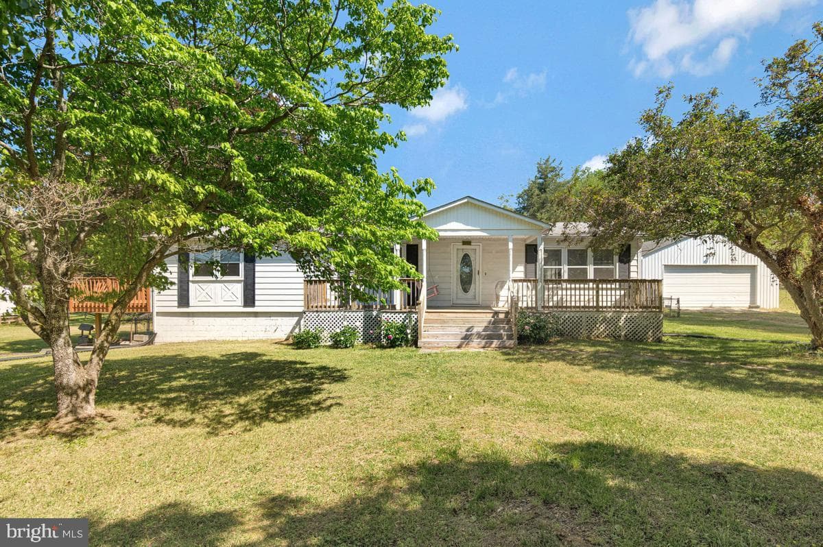 2020 Woods Road, Saint Leonard