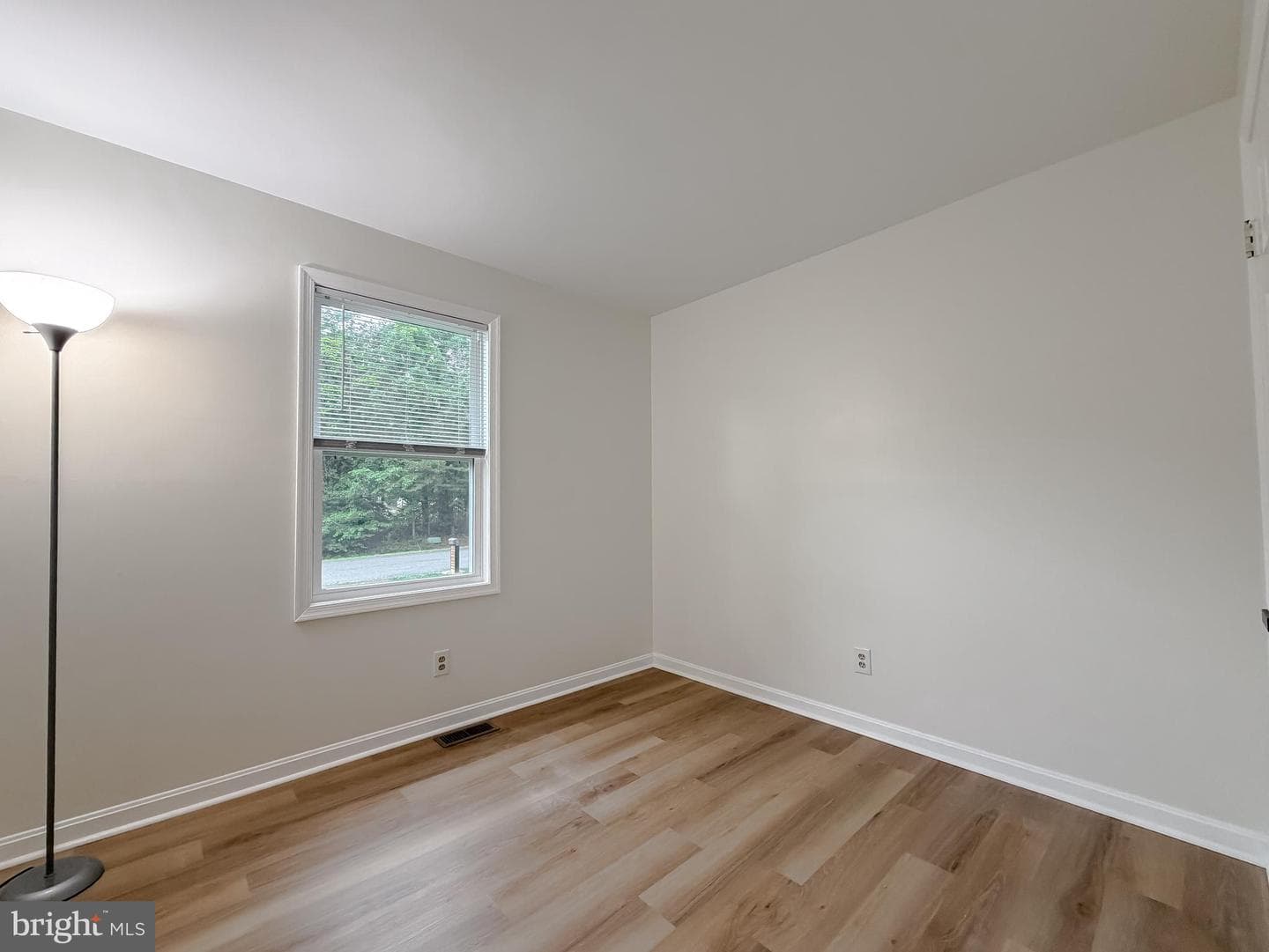 2024 Yew Court photo 24