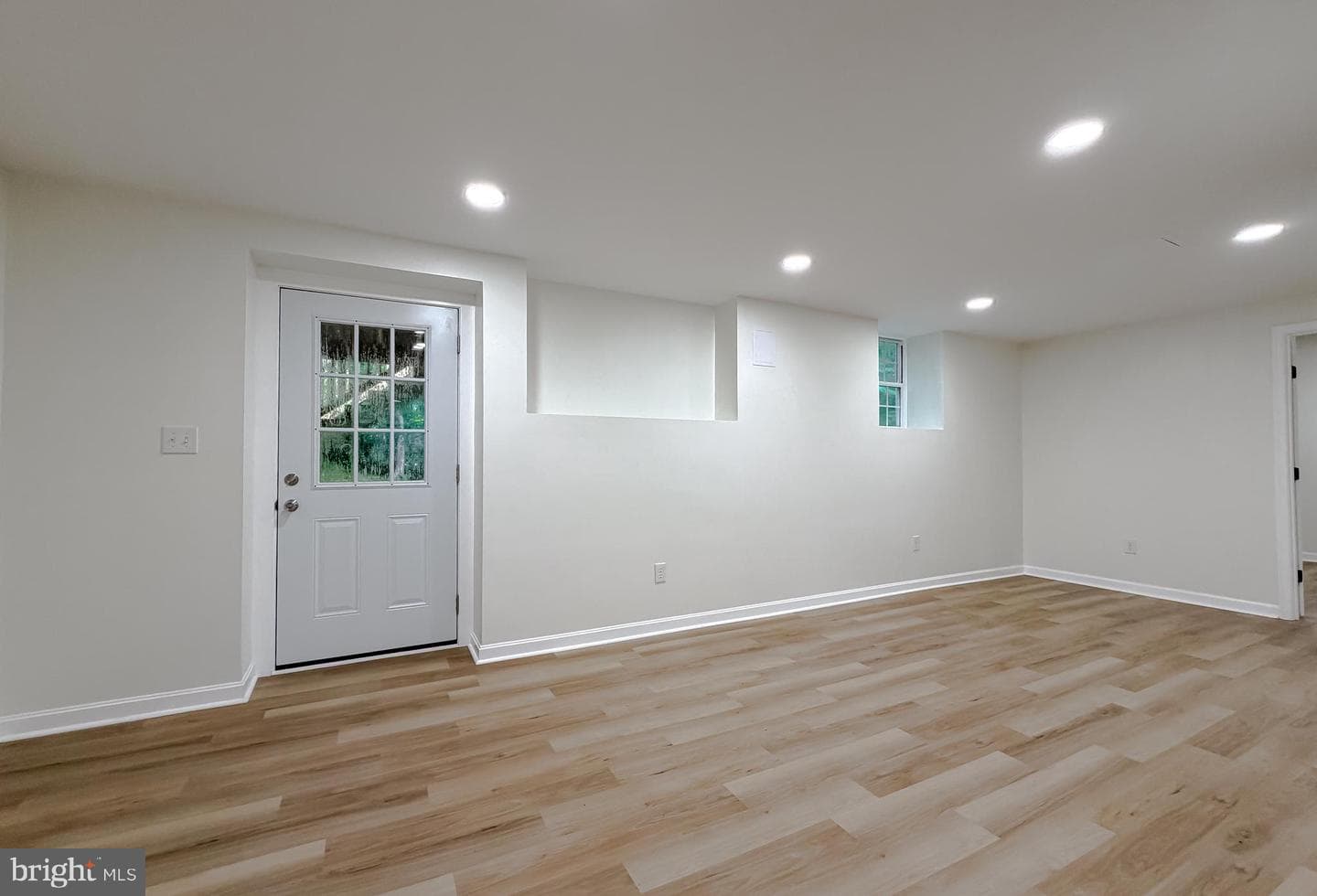 2024 Yew Court photo 30