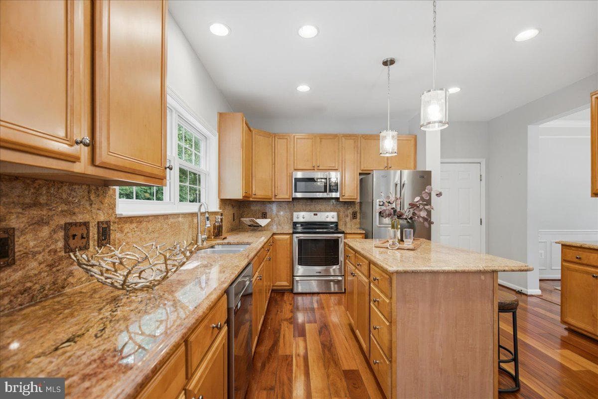 2424 Springbrook Court photo 33