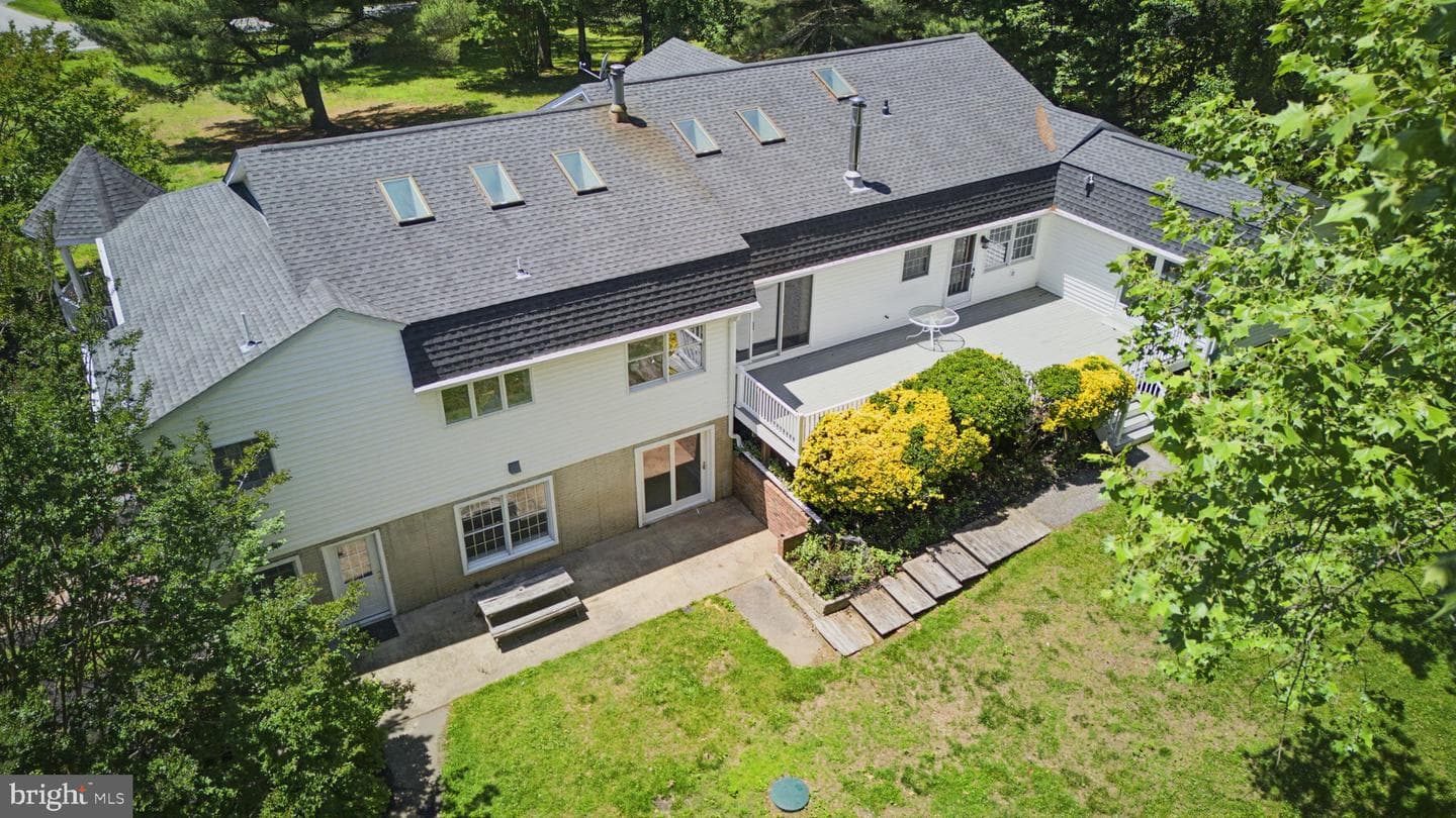 10707 Ward Road photo 9