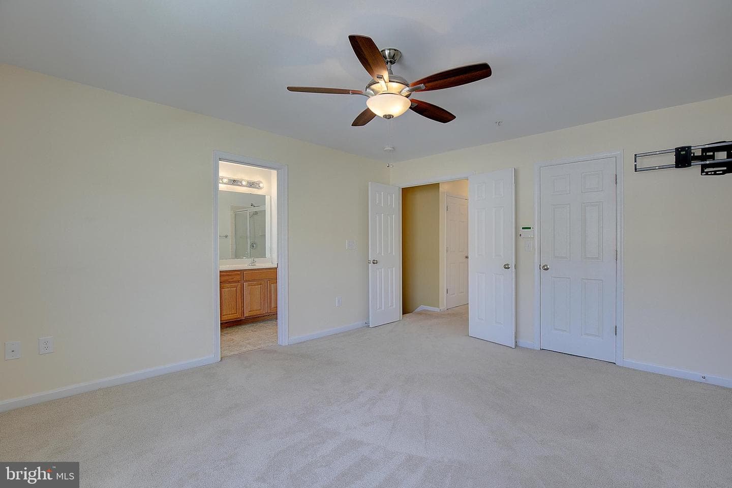 105 Polo Way photo 31