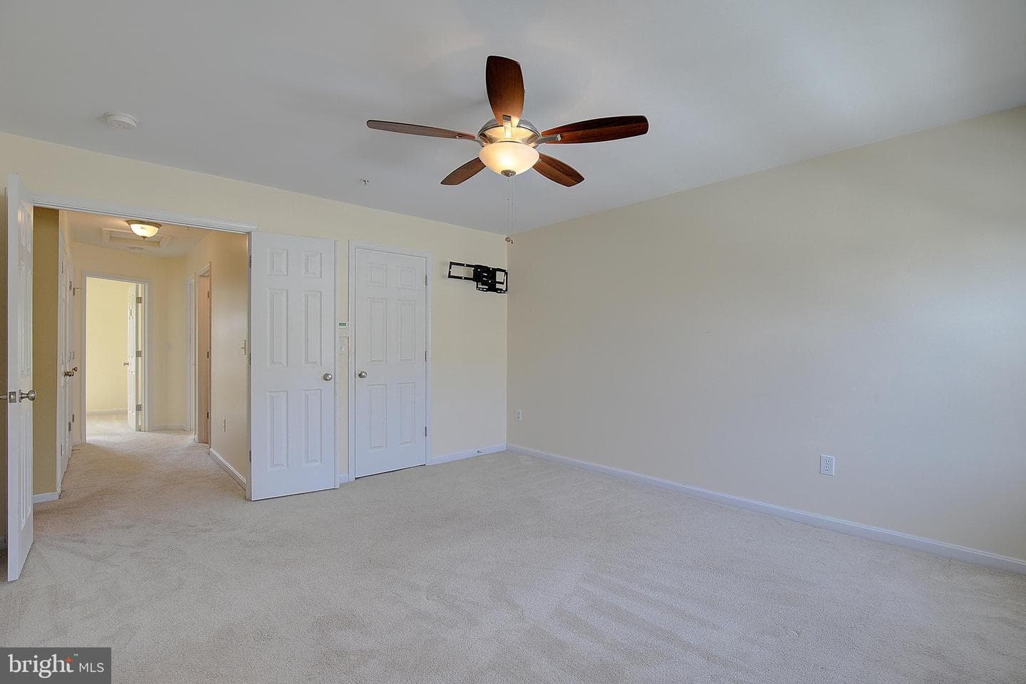 105 Polo Way photo 32