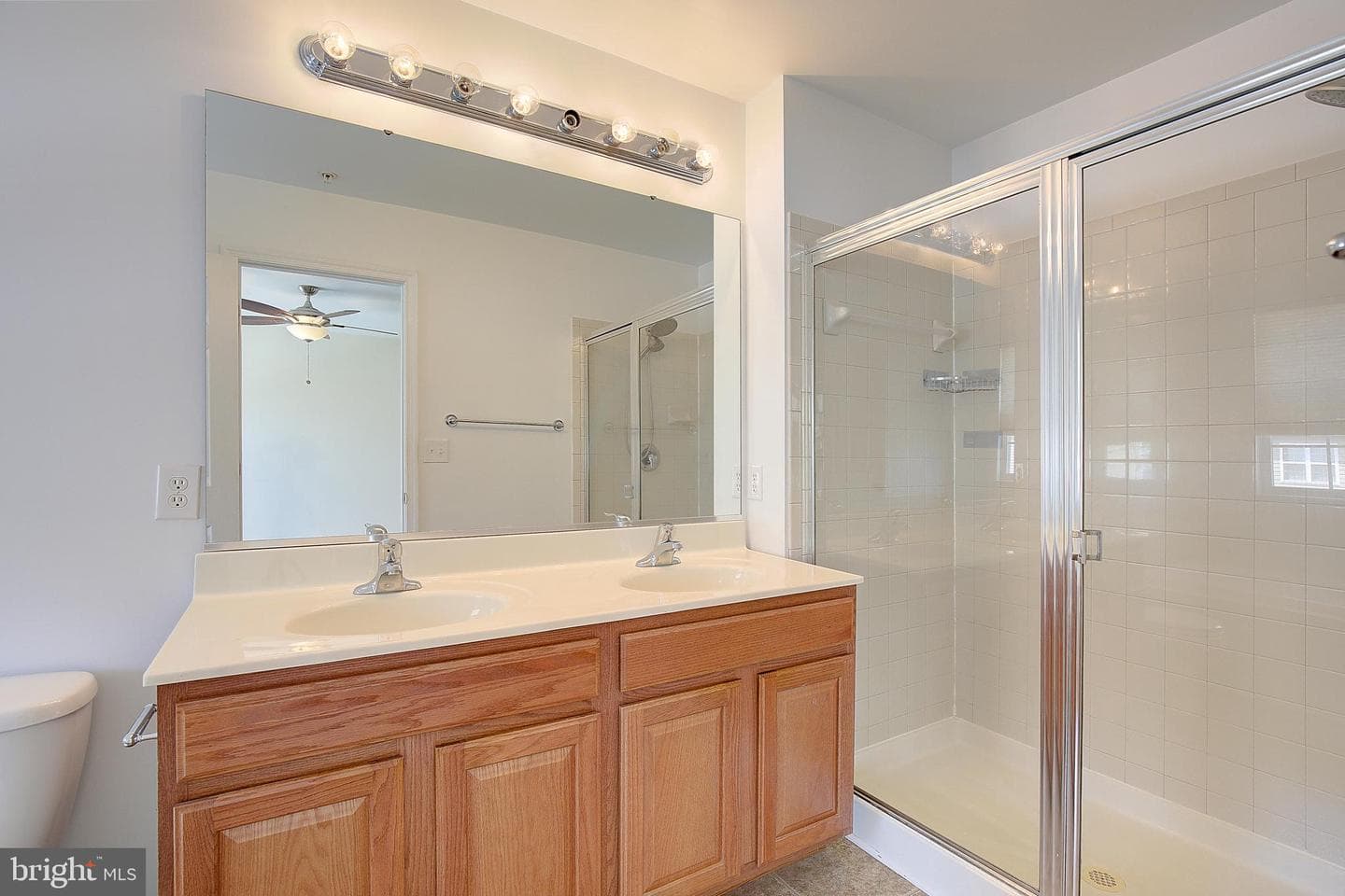 105 Polo Way photo 33
