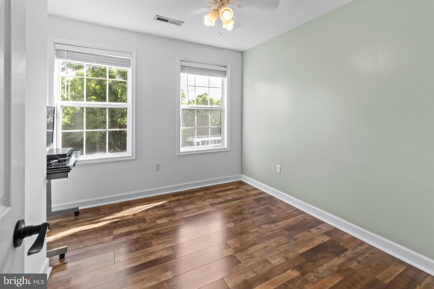 1525 Sharpes Court photo 26