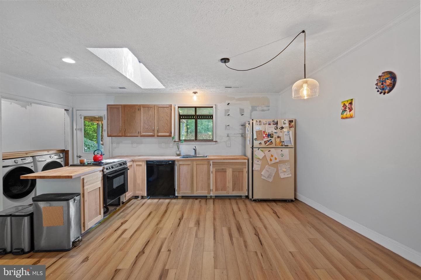 910 Golden West Way photo 8